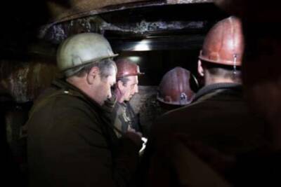Михаил Волынец - Под землей и на поверхности: шахтеры на Луганщине и Донетчине продолжают забастовку - vchaspik.ua - Украина