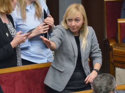 Нардеп Устинова заявила, что за два года ее не признали потерпевшей по делу об угрозах "отбить башку"