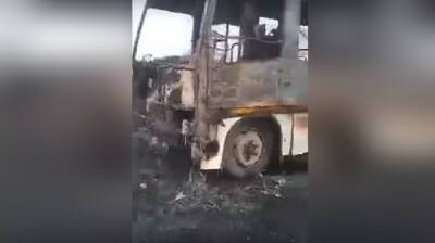 Появилось видео дотла сгоревшего в Воронежской области пассажирского автобуса