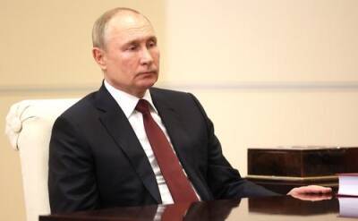 Владимир Путин - Путин - Путин подписал закон, позволяющий губернаторам избираться более чем на два срока подряд - argumenti.ru - Россия