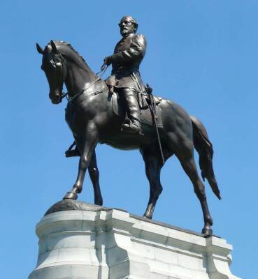 В статуе прославленного американского генерала нашли «капсулу времени»