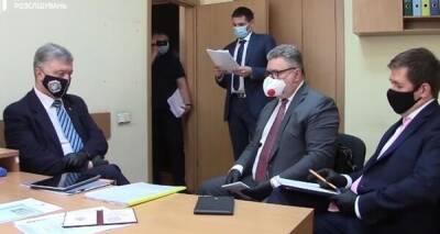 Посольства США и Великобритании прокомментировали обвинения Порошенко в госизмене
