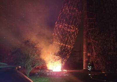 На смотровой башне Doubravka в Праге произошел пожар