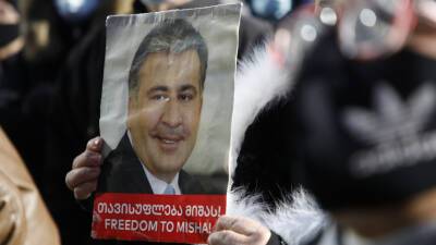 Голодовка в подарок: сторонники Саакашвили поздравили политика акцией протеста в Тбилиси - mir24.tv - Грузия - Тбилиси - Гори