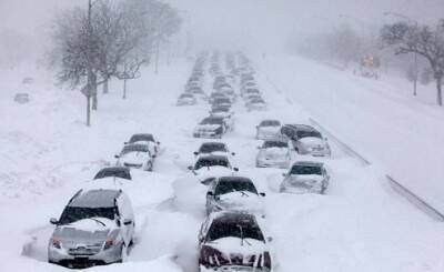 Снег застал в дороге: где в Украине водители могут переждать непогоду