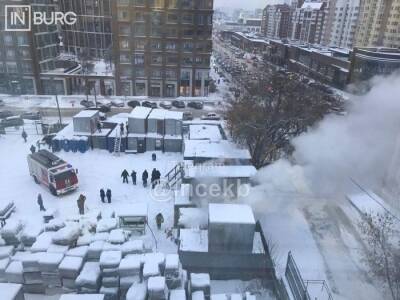 В Екатеринбурге рядом с элитным ЖК «Тихвин» произошел пожар