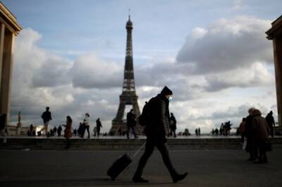 Франция установила антирекорд: «омикрон» нещадно атакует Париж