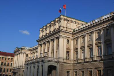 Петербургский парламент утвердил новых членов избиркома