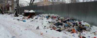 В Челябинске жители пожаловались на нелегальную свалку опасных отходов