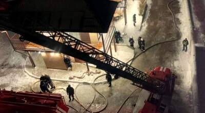 "Люди прыгали из окон": кадры и новые подробности огненной трагедии в отеле с детьми под Винницей