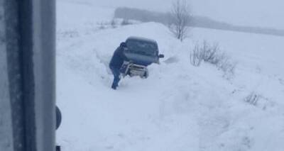 Луганские спасатели за сутки оказали помощь водителям 11 автомобилей, застрявших в снегу