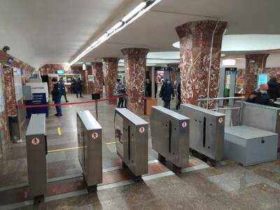 В Новосибирске более шести тысяч человек не смогли проехать в метро за 2021 год