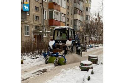 Улицы Йошкар-Олы очищают от снега 57 единиц техники