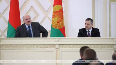 Лукашенко подчеркивает важность создания и сохранения в райцентрах небольших производств