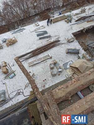 Четверо рабочих упали с третьего этажа при проведении строительных работ в Мытищах
