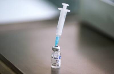 Первыми на вакцинацию от COVID-19 на Ямале пригласят подростков с хроническими болезнями - власти