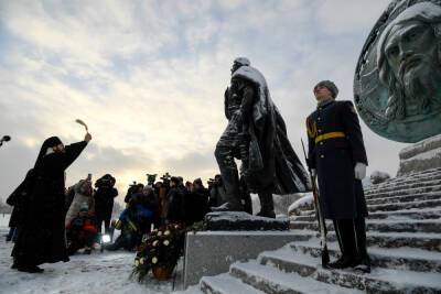 Нарышкин и Мединский открыли памятник Александру Невскому в Ленобласти