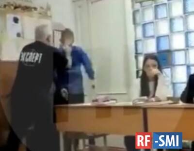 В Хабаровске учитель выкинул ученика из кабинета, при этом ругаясь матом