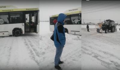 В 26 километрах от Тюмени около Чикчи в кювет вылетел пассажирский автобус