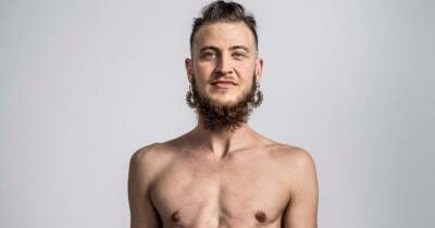 Трансгендерный мужчина показал шрам после смены пола на обложке еженедельника New York