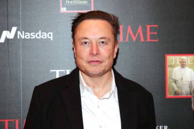 Маск продал 10% своего пакета акций Tesla
