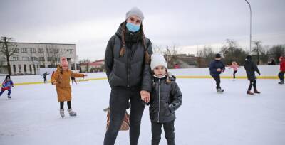 Волшебный лед, или Как в Лиде даже в плюсовую температуру горожане становятся на коньки - grodnonews.by - Белоруссия