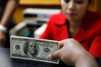 Эксперт объяснил, почему россияне теряют интерес к покупкам иностранной валюты
