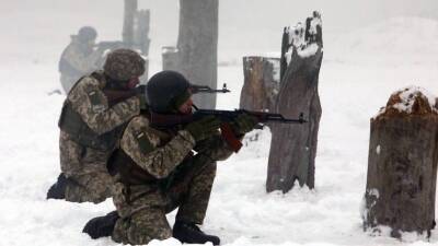 Украина начала копать противотанковые рвы на границе с Россией