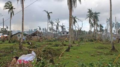 Снесенный ураганом «Раи» спорткомплекс чуть не стал братской могилой на Филлипинах