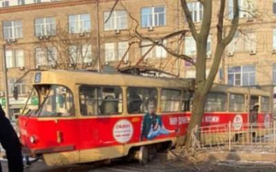 В Харькове трамвай устроил «дрифт»: есть пострадавшие. ФОТО