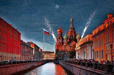 В Петербурге сняли запрет на ночную работу общепита в новогоднюю ночь