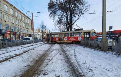 В Харькове трамвай с пассажирами сошел с рельс