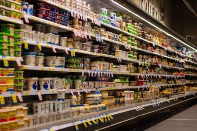 Мишустин: власти принимают системные меры по ценам на продукты