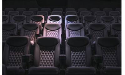 Кинотеатры Петербурга потеряли 76% выручки из-за QR-кодов