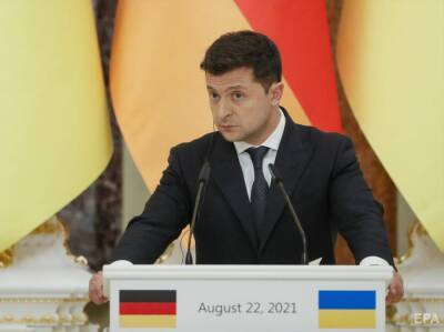 Зеленский разрешил выступать с официальными заявлениями о внешней политике Украины только президенту, премьеру и главе МИД