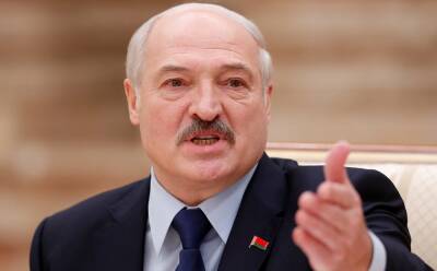 «До сих пор вытягиваем этих мерзавцев» – Лукашенко...