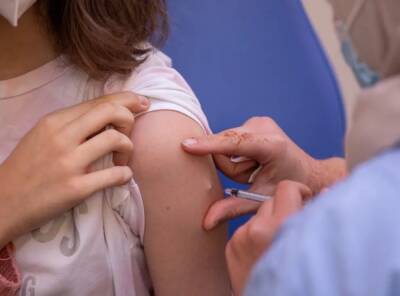 MHRA одобрил использование вакцины от COVID-19 Pfizer для детей 5-11 лет