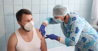 В Украине запускают ревакцинацию против COVID-19: кто сможет получить бустерную дозу