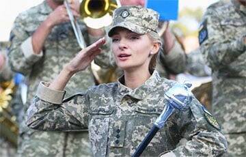 Минобороны Украины обязало женщин большинства профессий стать на воинский учет