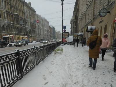 В Петербурге — снегопад и потепление