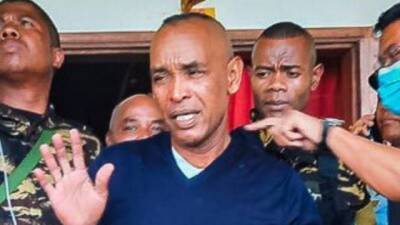 Мадагаскарский министр 12 часов плыл до берега после крушения вертолета