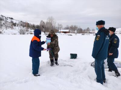 В Иркутске спасатели проверяют водоемы в рамках акции «Безопасный лед»