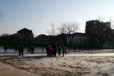 В Астрахани эвакуировали детей из школы