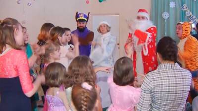 Воронежский волонтёры и депутаты устроили Новый год для детей из приюта