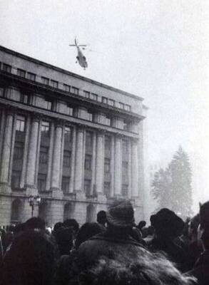 История одного фото: Как Чаушеску пытался сбежать на вертолете