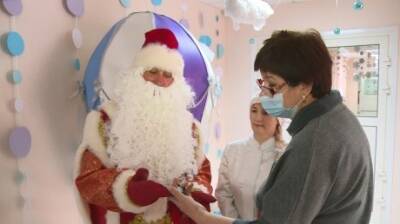Пензенцам не советуют приглашать Деда Мороза и Снегурочку на дом