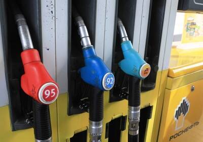 В Госдуме связали рост цен на бензин до 50 рублей с холодами