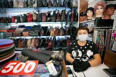 В Зауралье массово штрафуют сотрудников магазинов, которые неправильно носят маски