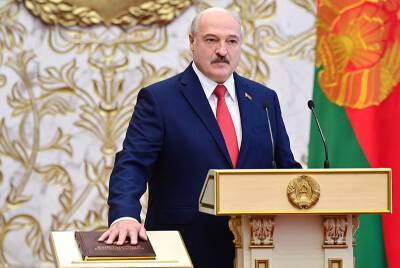 "Расставляем запятые": Лукашенко назвал сроки обсуждения новой конституции