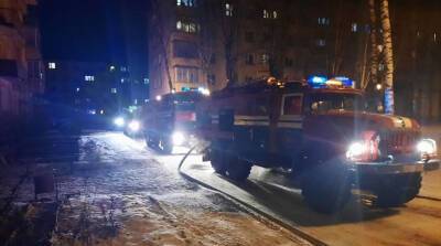 При пожаре в Витебске работники МЧС спасли шесть человек и эвакуировали еще четверых